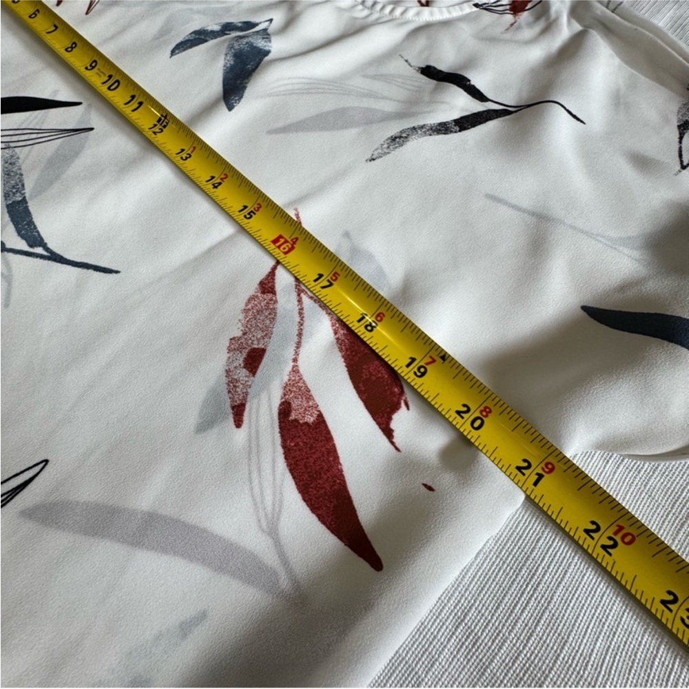 Reitmans White Blouse with Black and Red Leaf Pattern - Picture 4 of 5